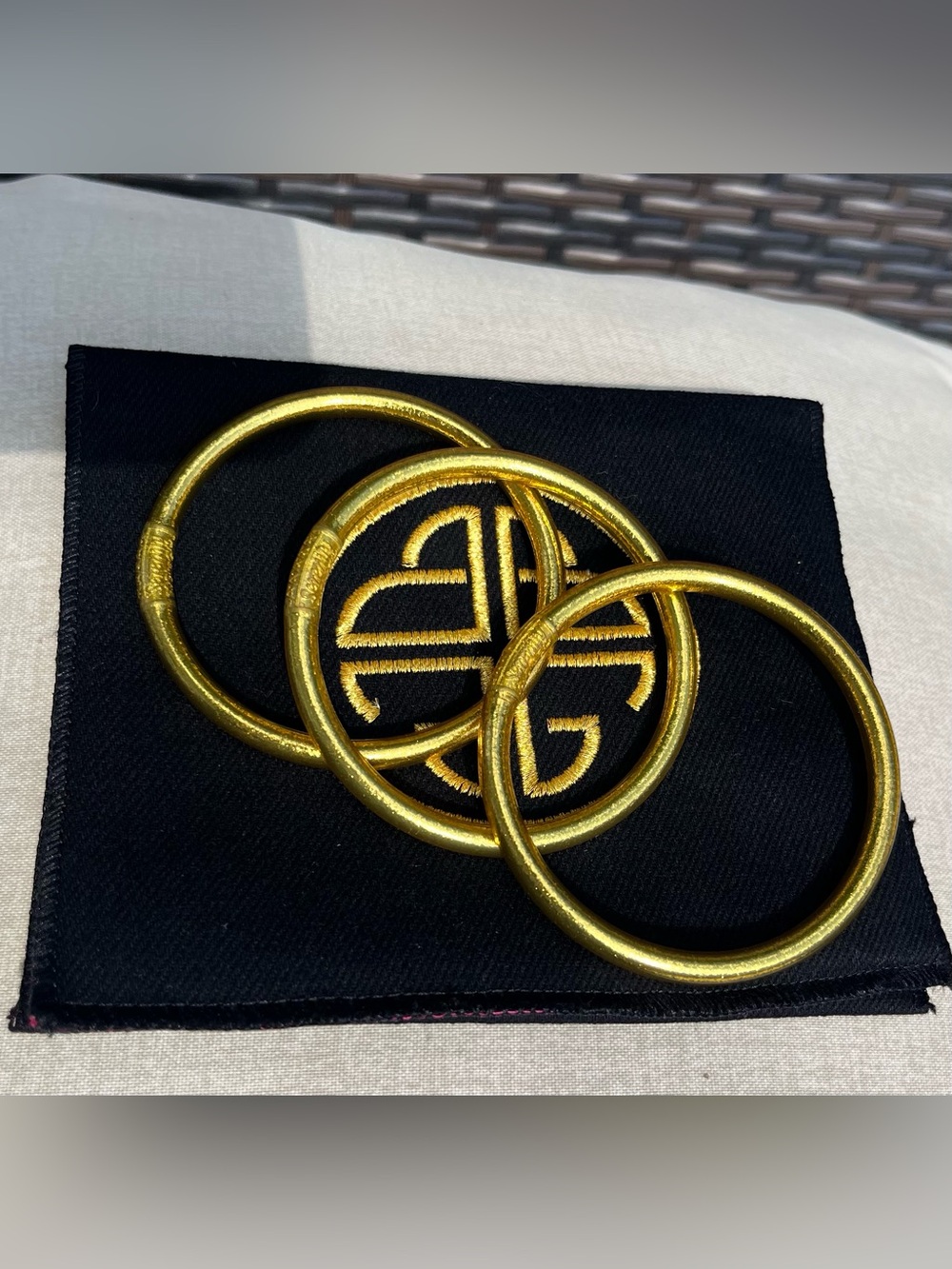 BuDhaGirl All Weather Bangles - Set of 3 Gold Bangles w/ Pouch Size Large NWOT - Picture 4 of 10